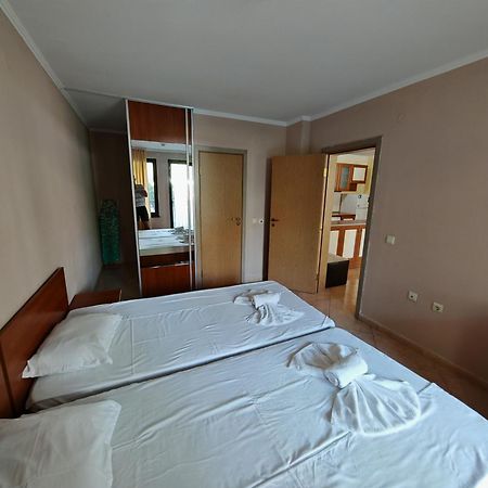 Marina Delfin Apartments - Top Location & Pet Friendly スヴェティ・ヴラス エクステリア 写真