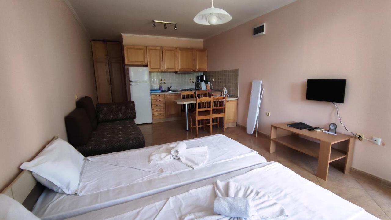 Marina Delfin Apartments - Top Location & Pet Friendly スヴェティ・ヴラス エクステリア 写真